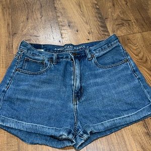 American Eagle mom short